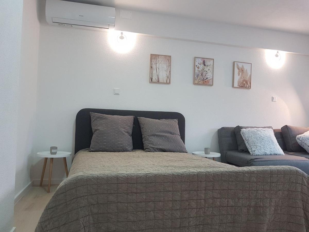 Apartment Plesa Біхач Екстер'єр фото